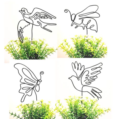 Beszúrók drótból virág mellé 