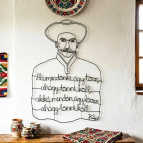 Rózsa Sándor modern art - falikép drótból